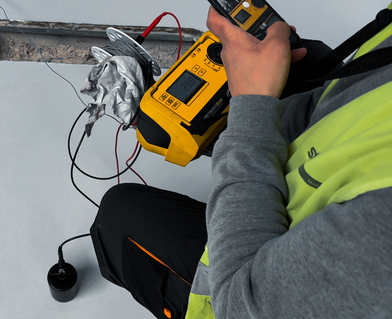 piktogram śliska nawierzchnia podłogi