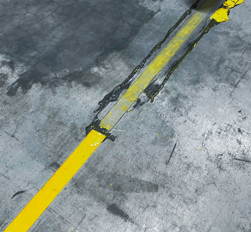 malowanie pasów w magazynie