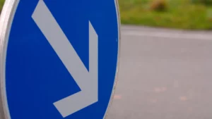 znaki drogowe pionowe