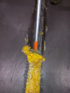 usuwanie oznakowania na hali