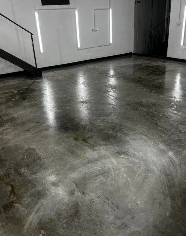 przed renowacja posadzki