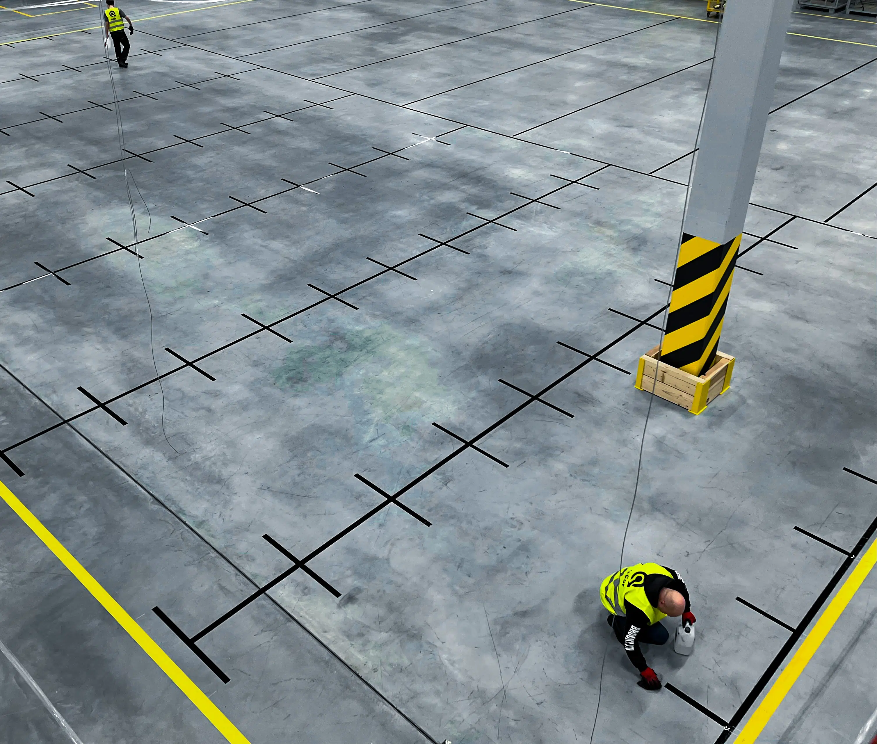 Jak malować linię na magazynie oraz hali?