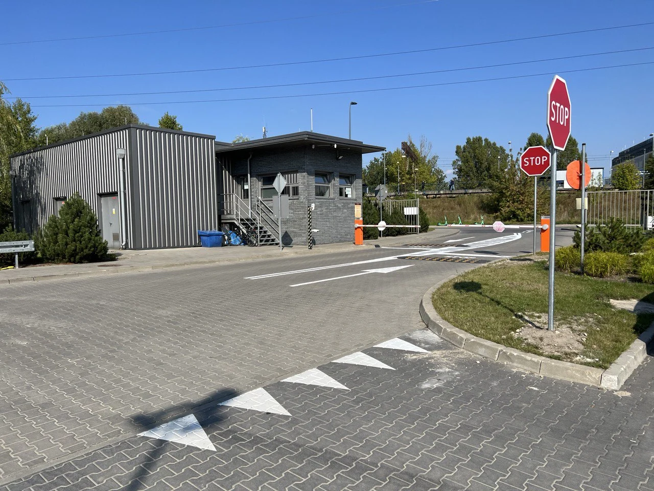 Co oznacza poziome oznakowanie p-25 i jak czytać oznaczenia?