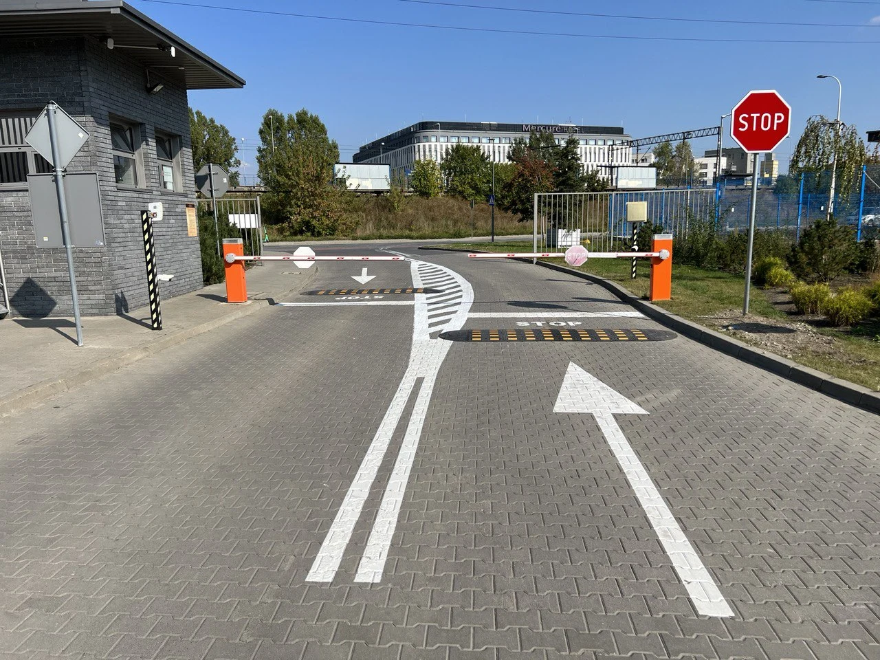 Co oznacza poziome oznakowanie p-25 i jak czytać oznaczenia?