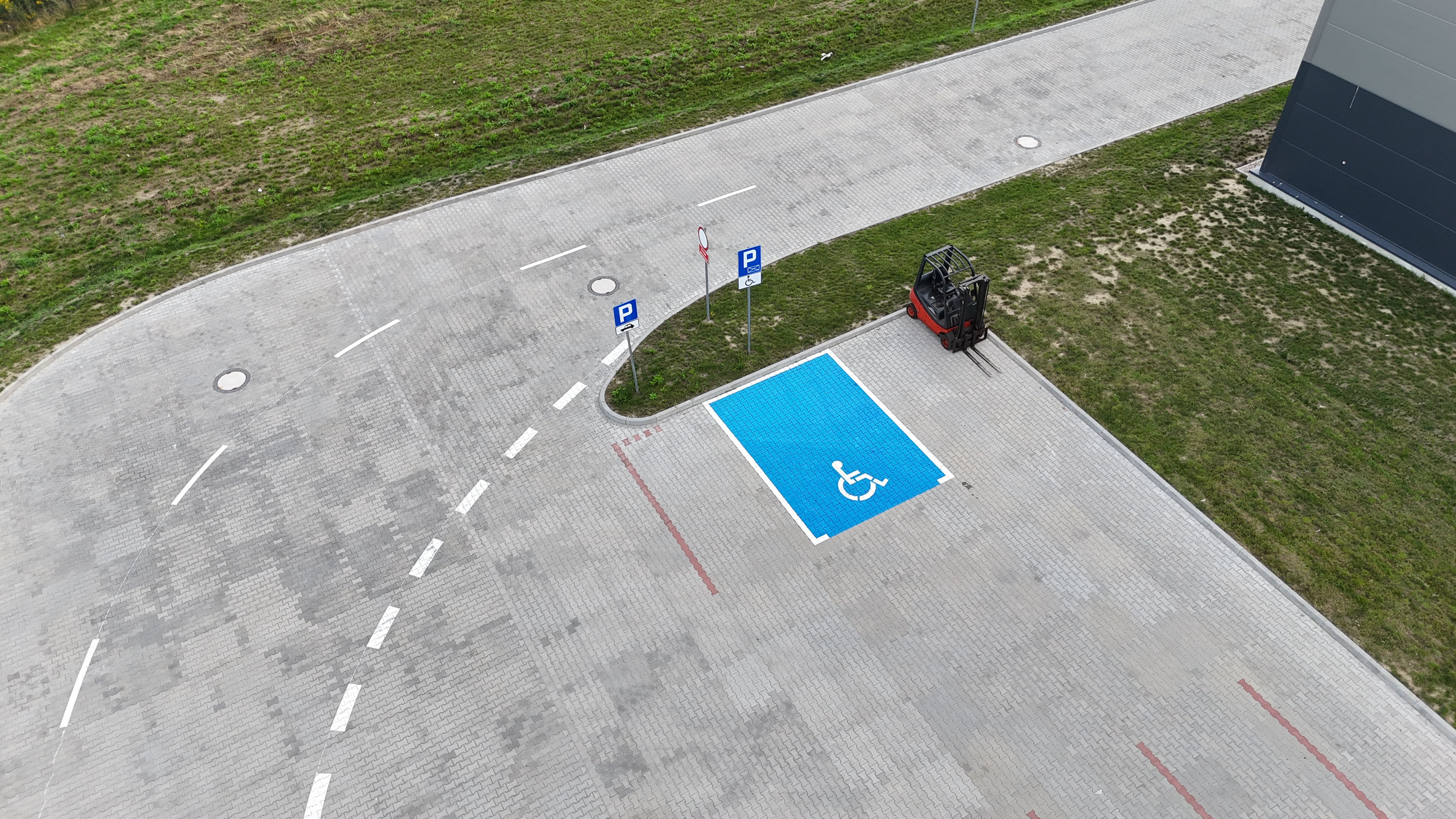 Co oznacza poziome oznakowanie P-7c?